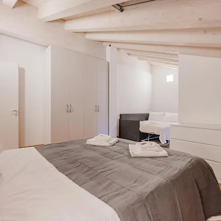 Davide Flat - 15 Min From Venice & Free Parking 公寓