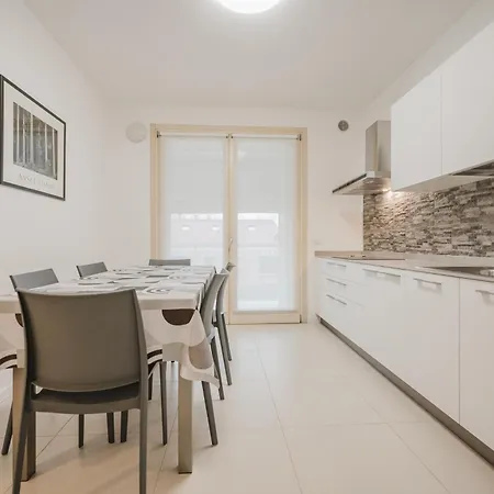 Davide Flat - 15 Min From Venice & Free Parking Lejlighed