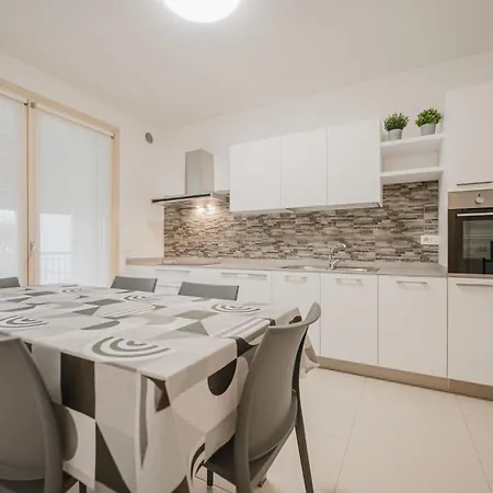 Davide Flat - 15 Min From Venice & Free Parking 公寓 *