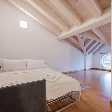 Davide Flat - 15 Min From Venice & Free Parking 公寓 *