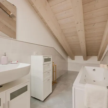 Davide Flat - 15 Min From Venice & Free Parking Lejlighed