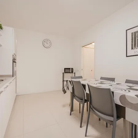 Davide Flat - 15 Min From Venice & Free Parking Apartment *
